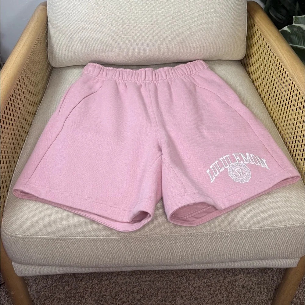 Lululemon Scuba Mid-Rise Oversized Short 7